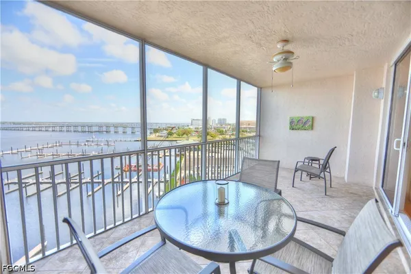$3,000 | 2090 West First Street, Unit 1009, Fort Myers, FL 33901