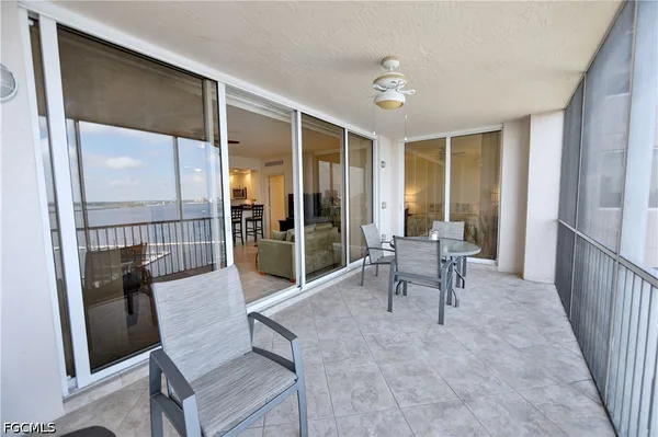 $3,000 | 2090 West First Street, Unit 1009, Fort Myers, FL 33901