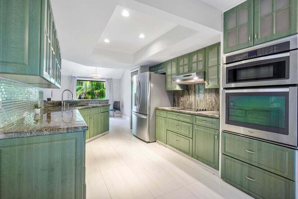 4140 Woods End Road Boca Raton, FL 33487 - Photo 6 of 14 20210617155124111938000000-o