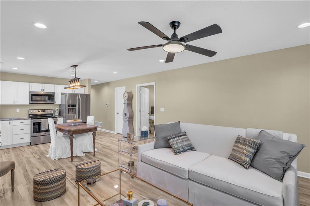 711 Pacific Avenue Osawatomie, KS 66064 - Photo 3 of 25