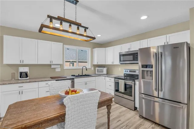 $250,000 | 711 Pacific Avenue, Osawatomie, KS 66064