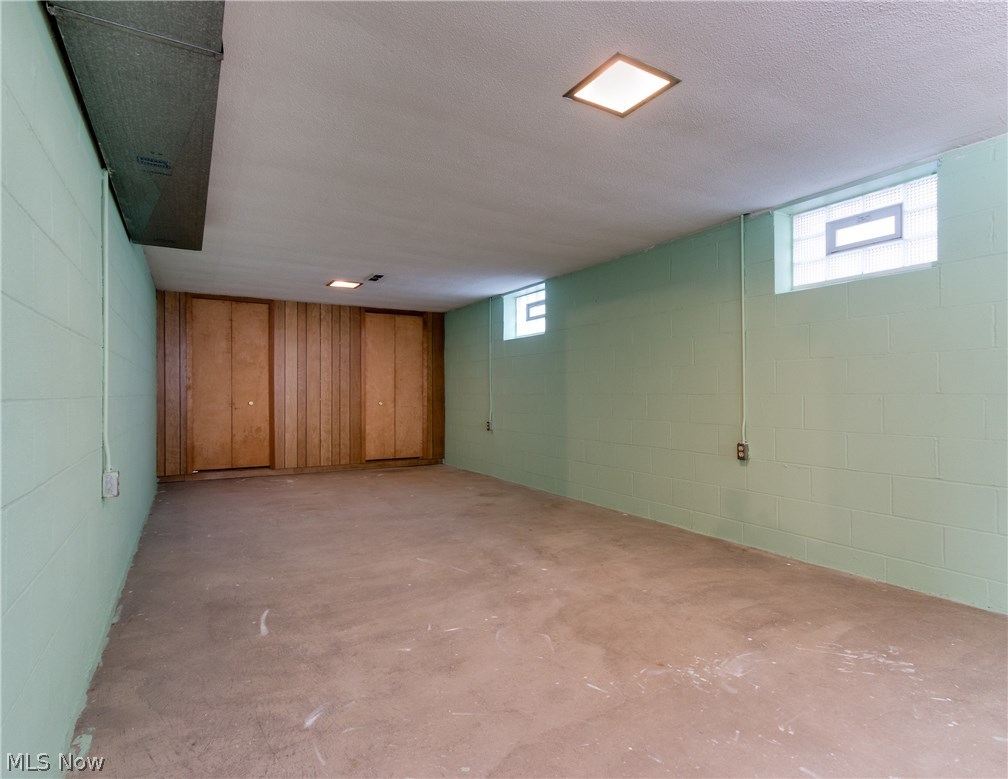 18116 Landseer Road Cleveland, OH 44119 - Photo 16 of 21 Enormous rec room- Movie night? Games?