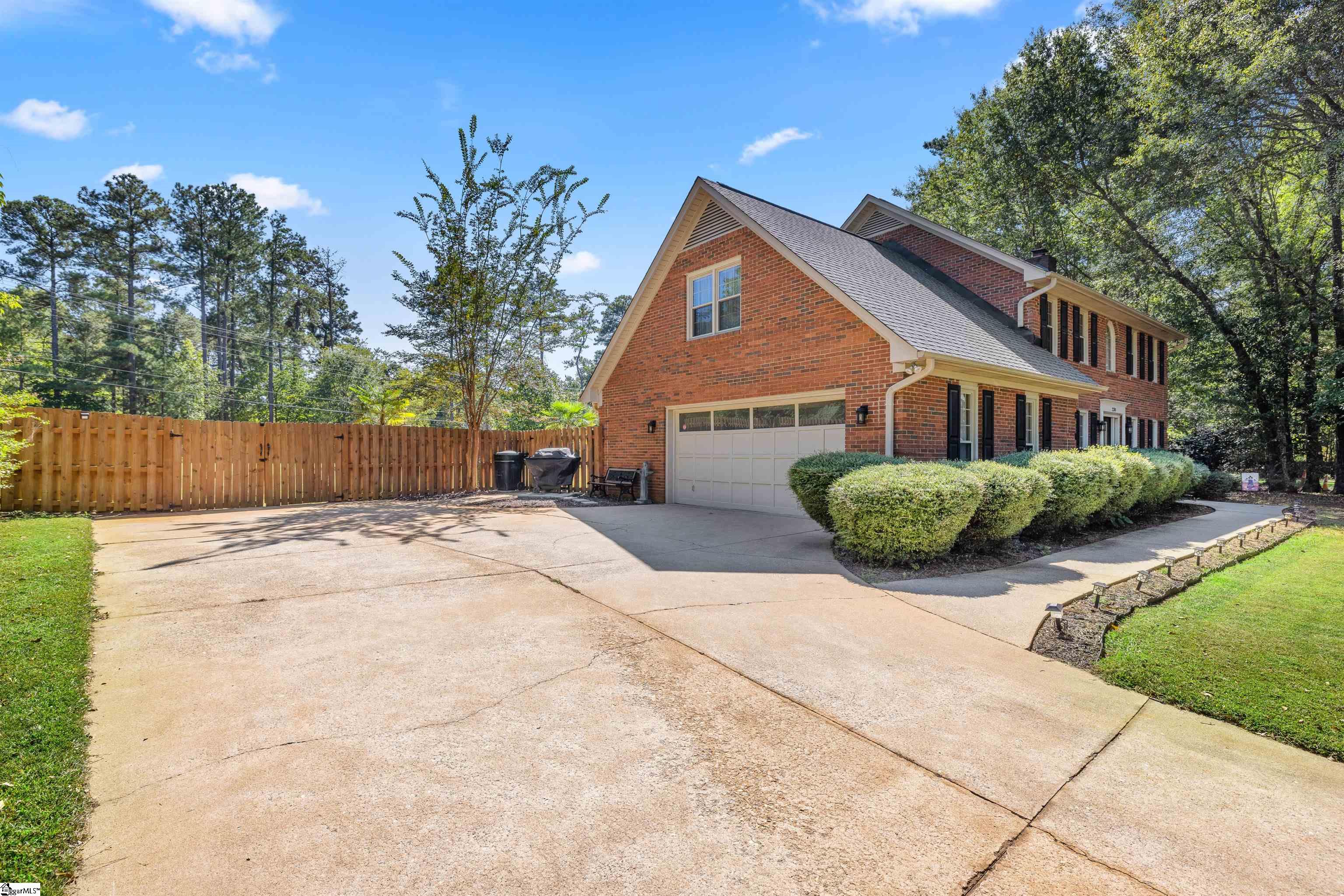 230 Longleaf Road Spartanburg, SC 29301 - Photo 3 of 36 Gallery Image 3