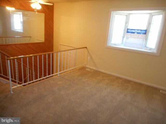 327 Sassafras Road Baltimore, MD 21221 - Photo 2 of 30 Living Room