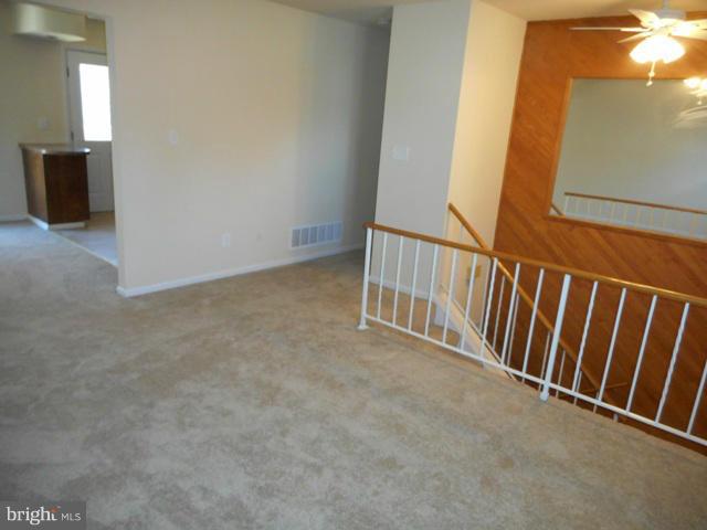 327 Sassafras Road Baltimore, MD 21221 - Photo 3 of 30 Living Room