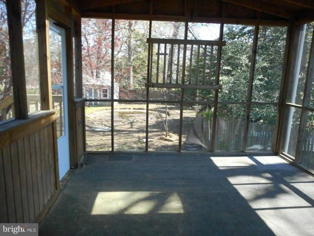 327 Sassafras Road Baltimore, MD 21221 - Photo 27 of 30 Screened in Porch