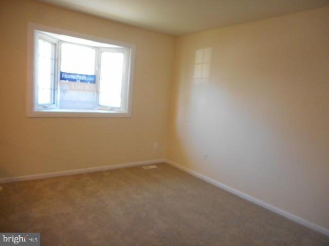 327 Sassafras Road Baltimore, MD 21221 - Photo 4 of 30 Living Room