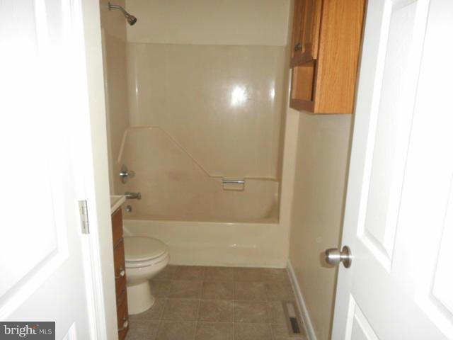 327 Sassafras Road Baltimore, MD 21221 - Photo 10 of 30 Bath