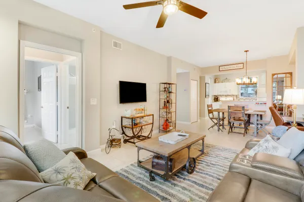 $4,000 | 1116 University Boulevard, Unit 14, Jupiter, FL 33458