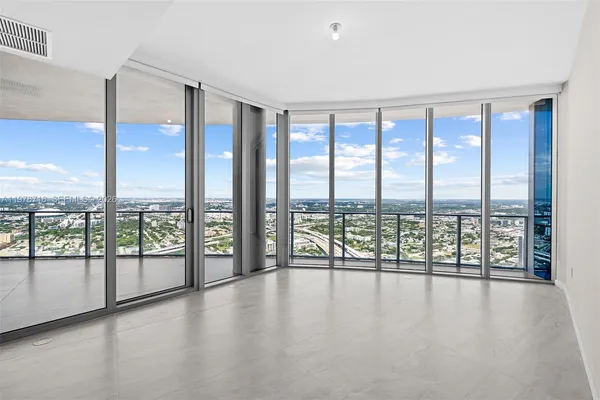 $22,000 | 851 Northeast 1st Avenue, Unit PH5402, Miami, FL 33132