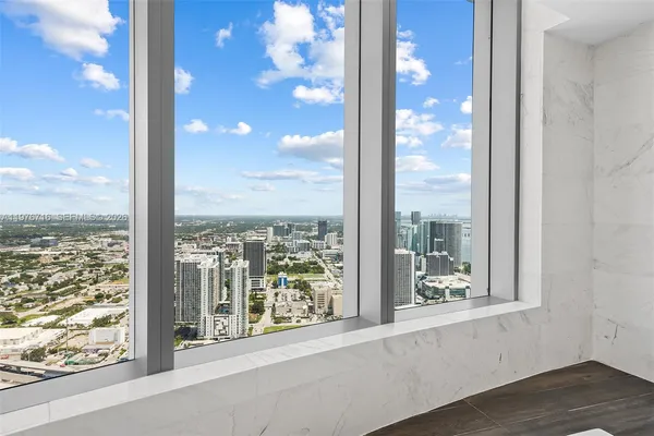 $22,000 | 851 Northeast 1st Avenue, Unit PH5402, Miami, FL 33132