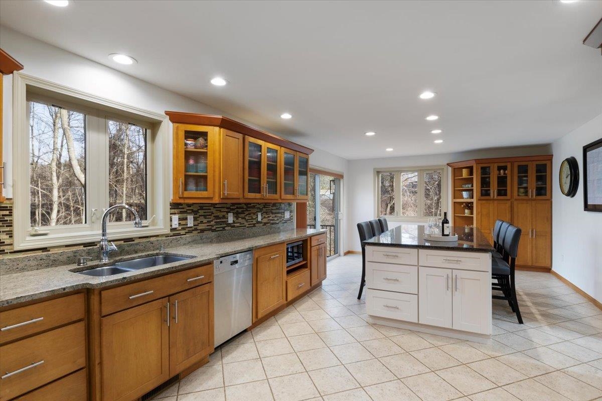 12 Cardinal Circle Derry, NH 03038 - Photo 16 of 42