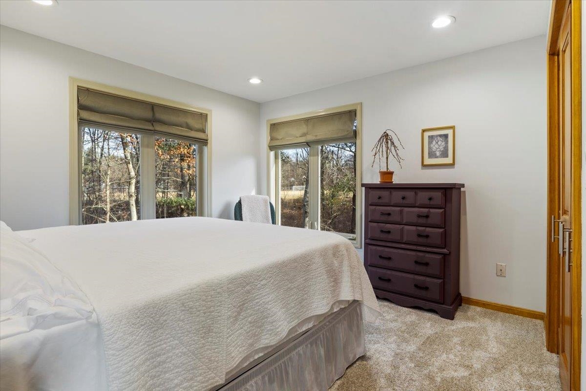 12 Cardinal Circle Derry, NH 03038 - Photo 22 of 42