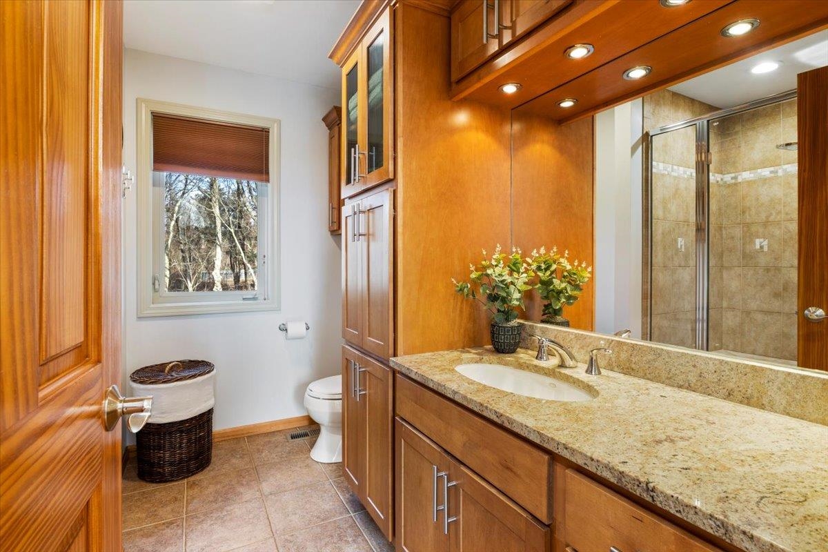 12 Cardinal Circle Derry, NH 03038 - Photo 24 of 42