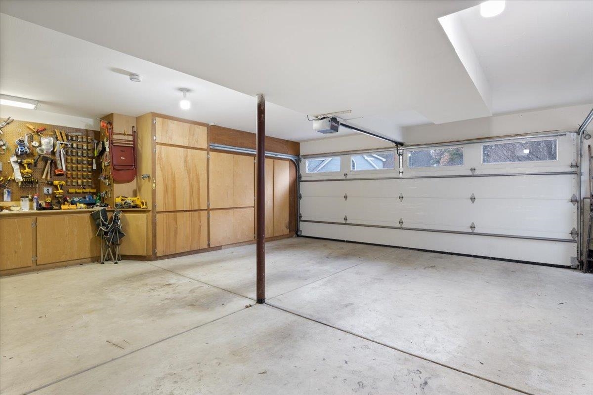 12 Cardinal Circle Derry, NH 03038 - Photo 33 of 42