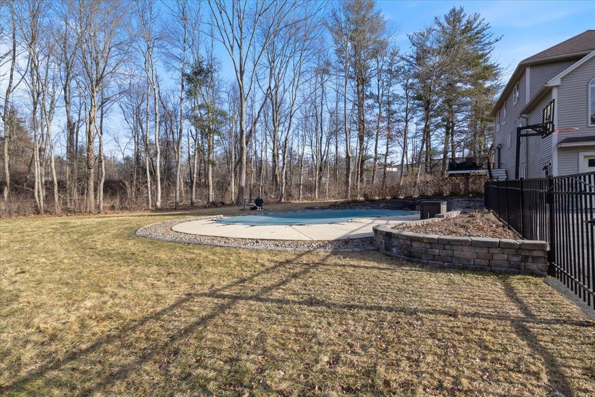 12 Cardinal Circle Derry, NH 03038 - Photo 40 of 42