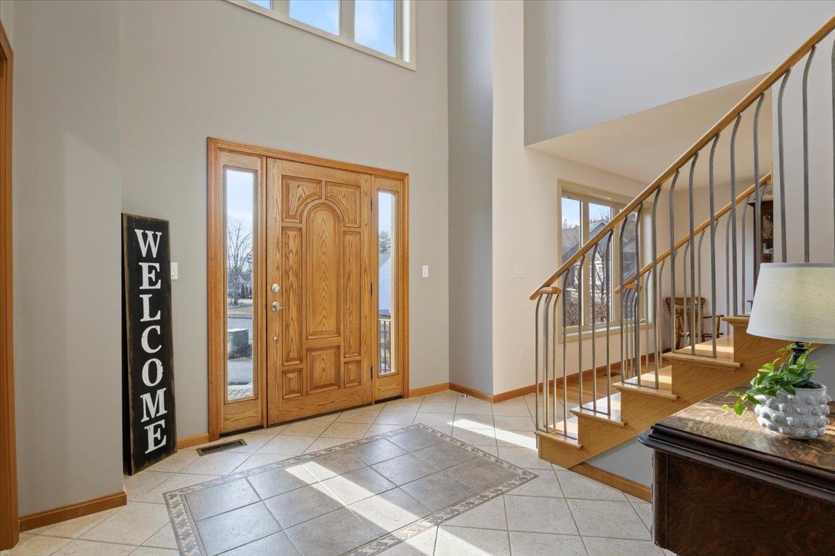 12 Cardinal Circle Derry, NH 03038 - Photo 5 of 42