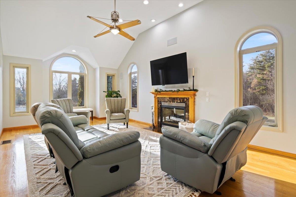 12 Cardinal Circle Derry, NH 03038 - Photo 9 of 42