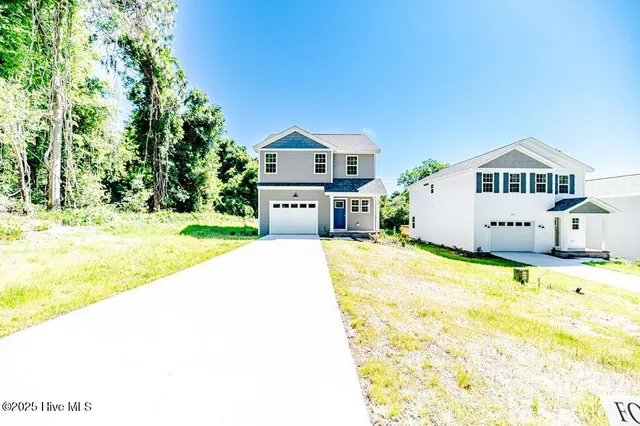 $1,950 | 925 West Massachusetts Avenue, Southern Pines, NC 28387