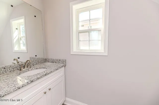 $1,950 | 925 West Massachusetts Avenue, Southern Pines, NC 28387