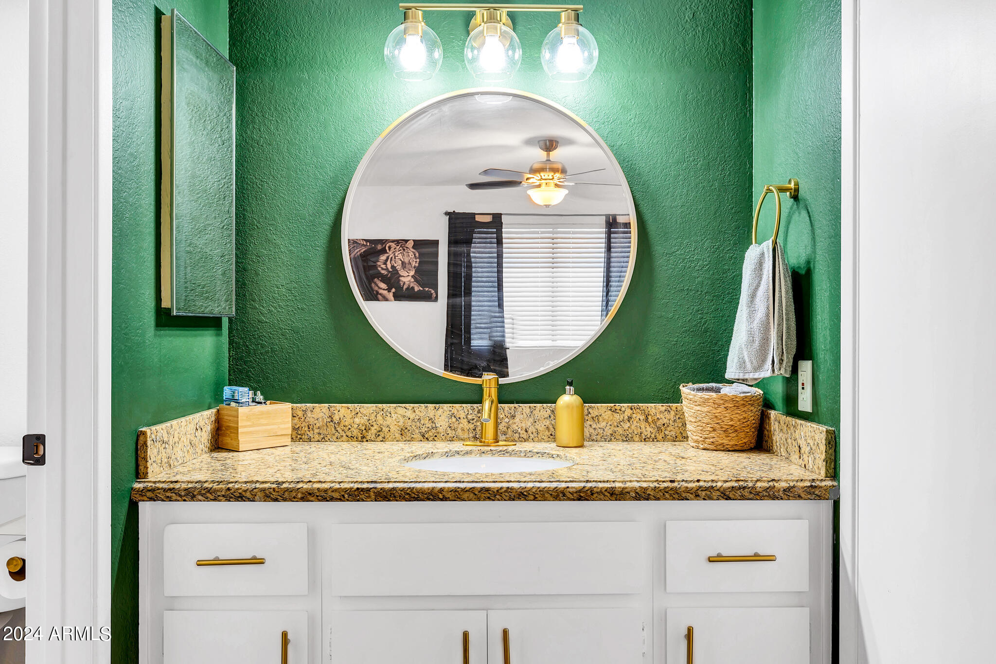 1730 East Grandview Road Phoenix, AZ 85022 - Photo 36 of 53 1730 E Grandview Rd-33