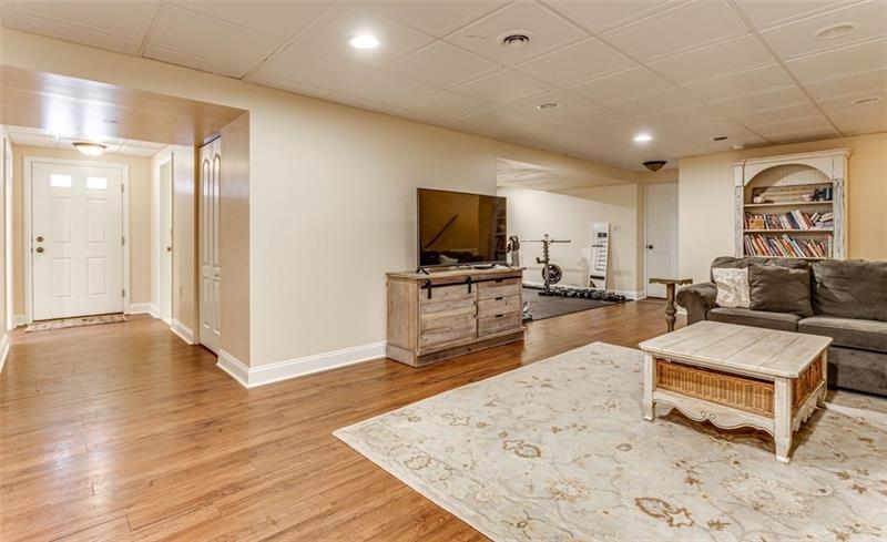 3823 New Texas Road Pittsburgh, PA 15239 - Photo 19 of 24