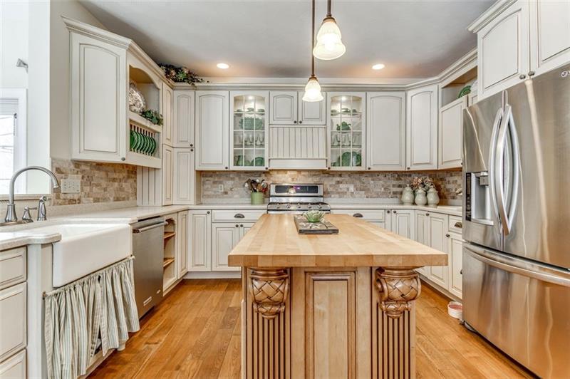 3823 New Texas Road Pittsburgh, PA 15239 - Photo 7 of 24