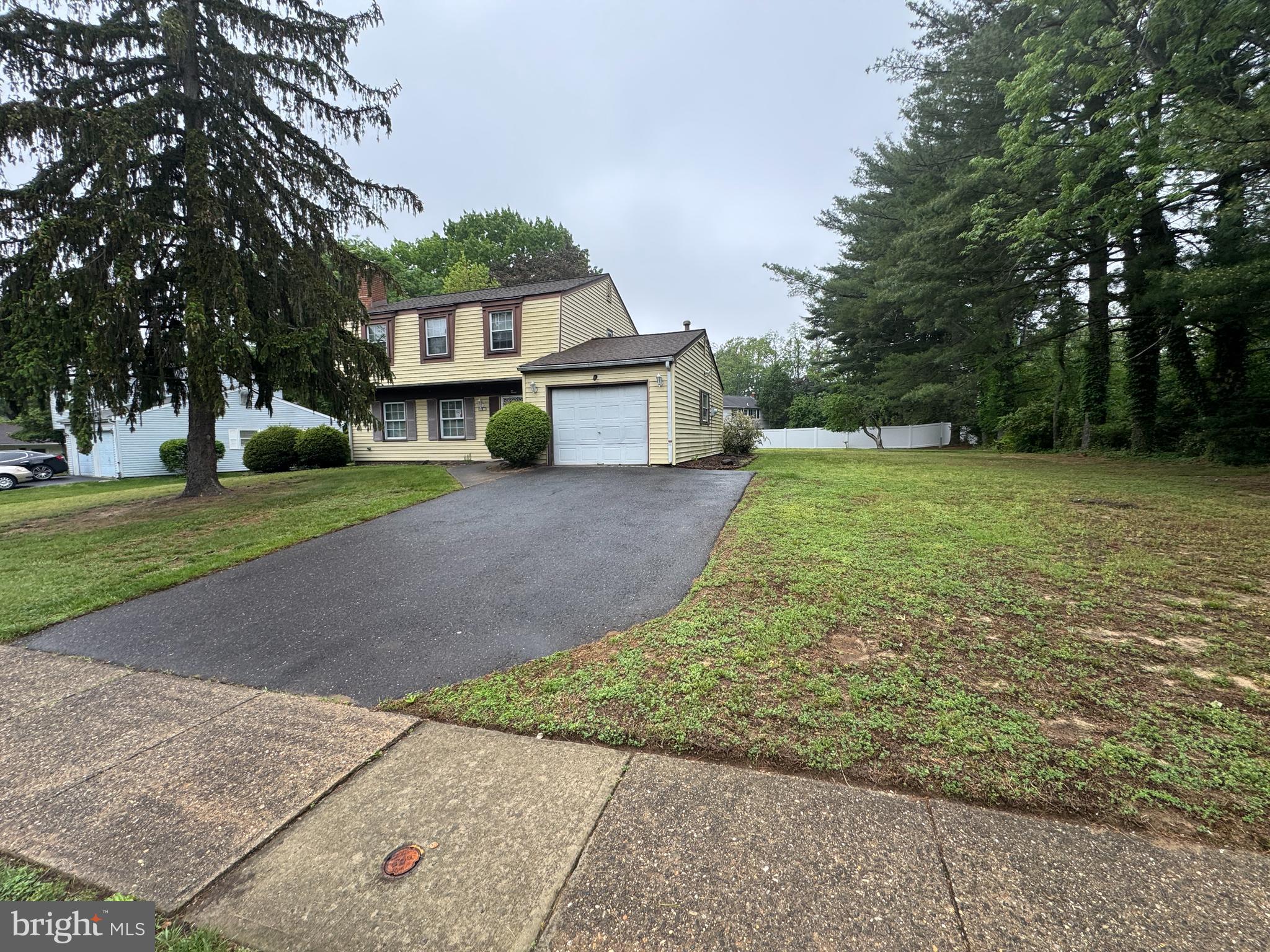 3 Fairmount Drive Willingboro, NJ 08046 - Photo 1 of 5 front view of a house with a yard