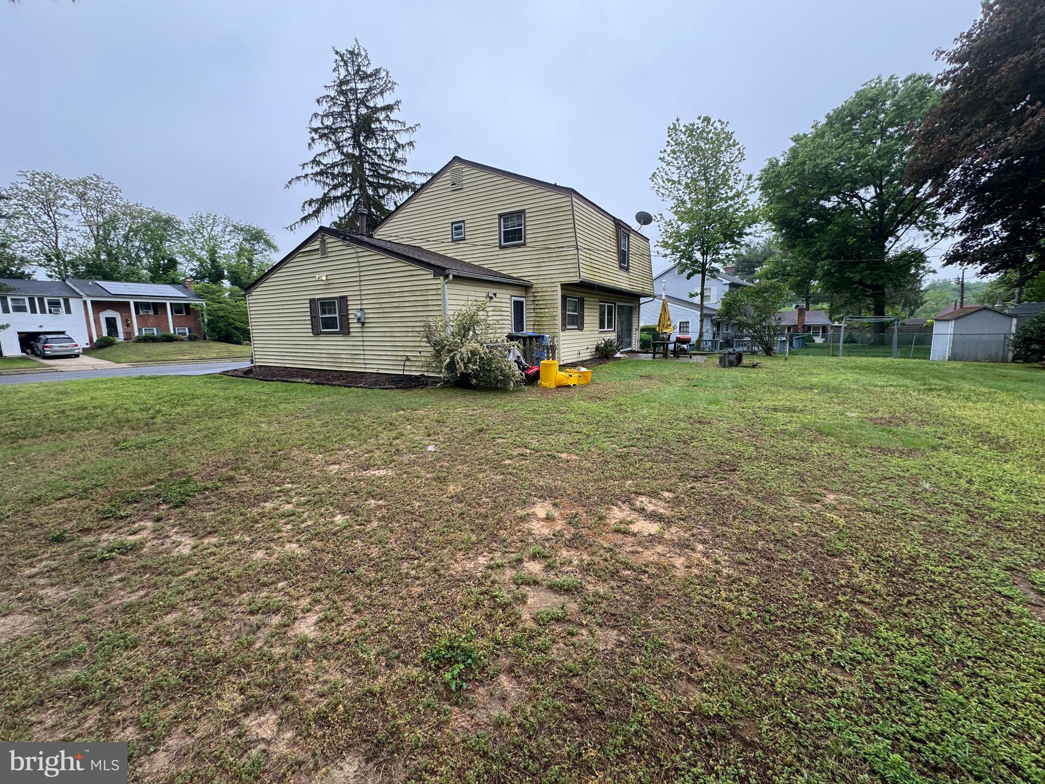 3 Fairmount Drive Willingboro, NJ 08046 - Photo 5 of 5 a front view of a house with garden
