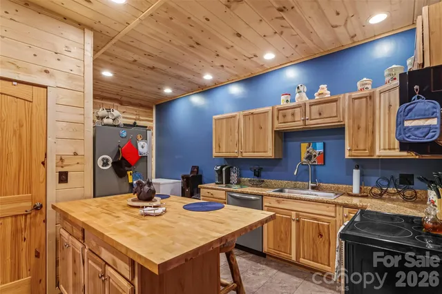 $784,900 | 16 Saratoga Drive, Nebo, NC 28761