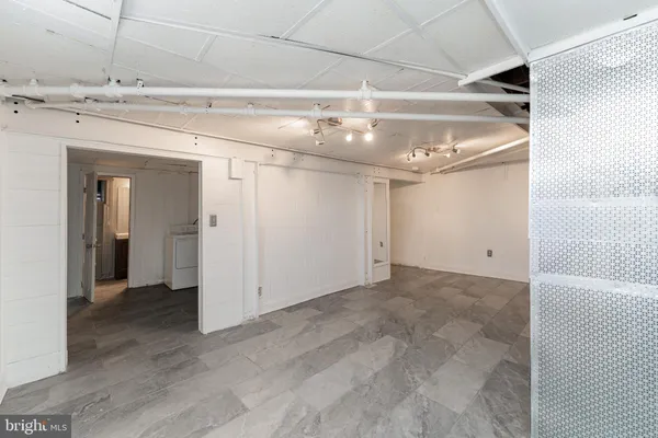a view of a garage