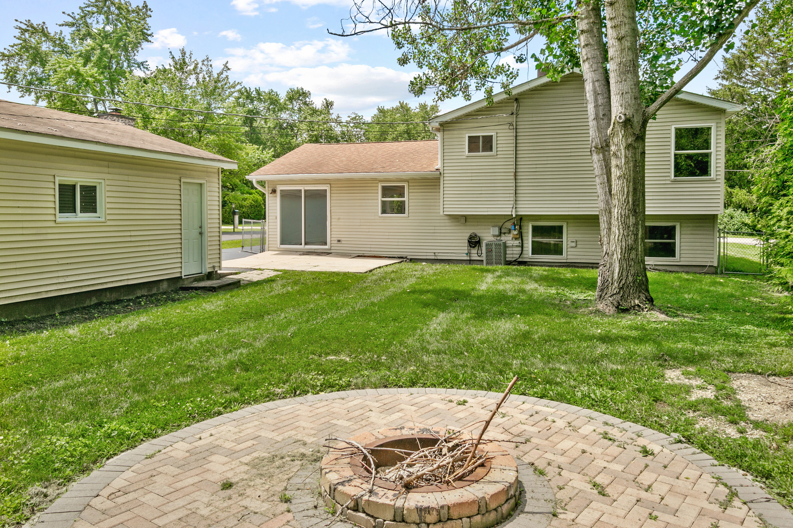 219 Countryside Lane Lindenhurst, IL 60046 - Photo 24 of 25