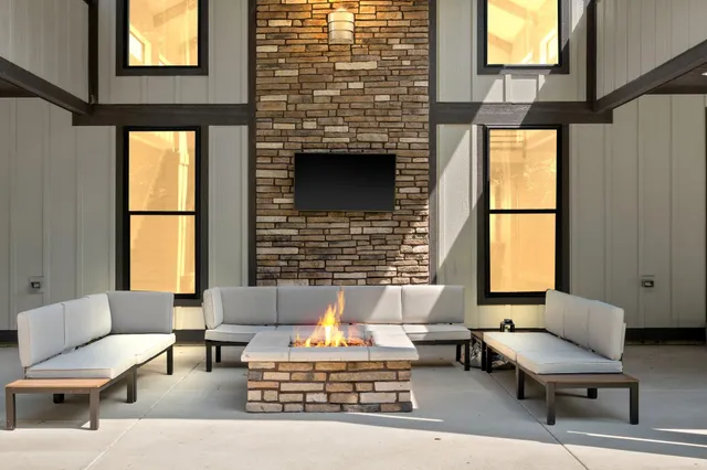 $1,549,000 | 548 East 1400 South, Kouts, IN 46347