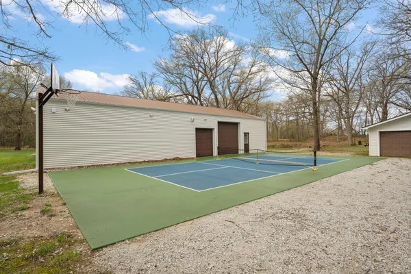 $1,499,999 | 548 East 1400 South, Kouts, IN 46347