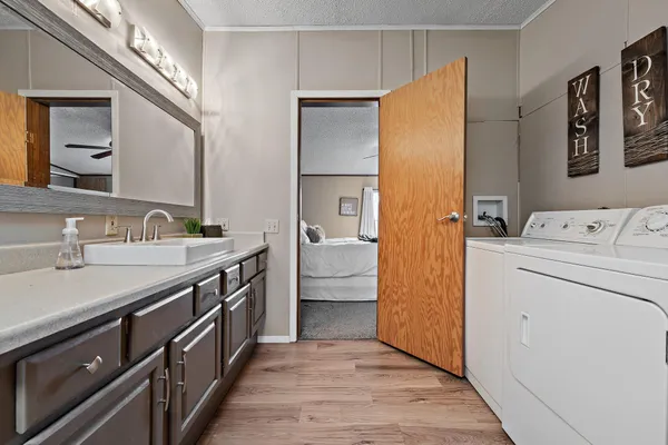 $1,499,999 | 548 East 1400 South, Kouts, IN 46347