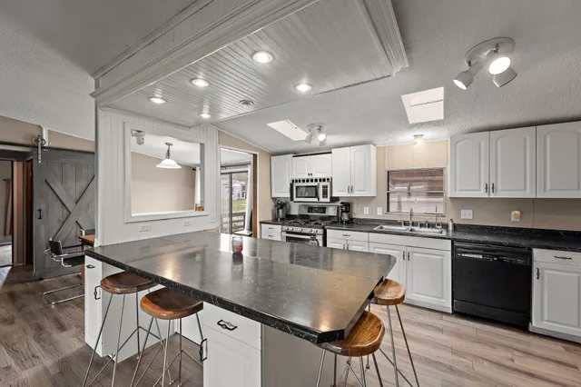 $1,549,000 | 548 East 1400 South, Kouts, IN 46347