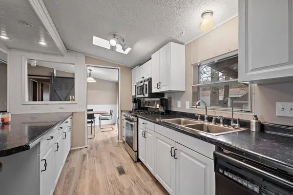 $1,499,999 | 548 East 1400 South, Kouts, IN 46347