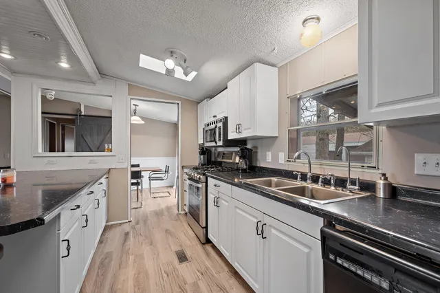 $1,549,000 | 548 East 1400 South, Kouts, IN 46347