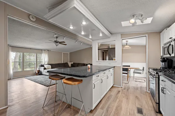 $1,499,999 | 548 East 1400 South, Kouts, IN 46347