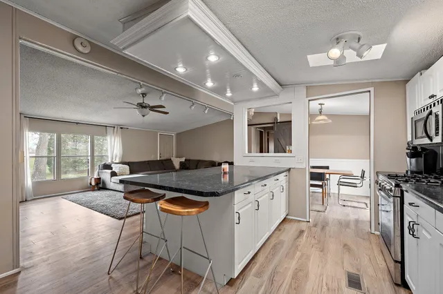 $1,549,000 | 548 East 1400 South, Kouts, IN 46347