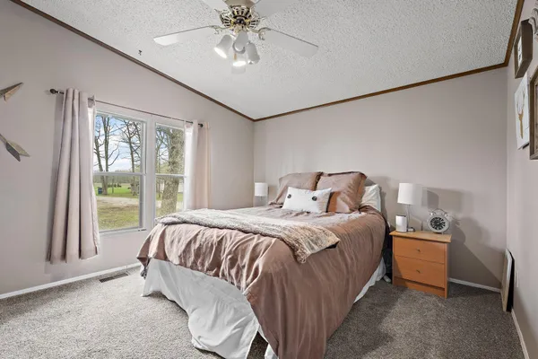 $1,499,999 | 548 East 1400 South, Kouts, IN 46347