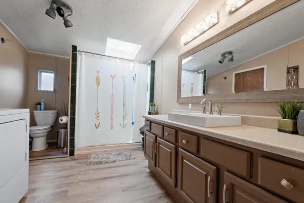 $1,499,999 | 548 East 1400 South, Kouts, IN 46347