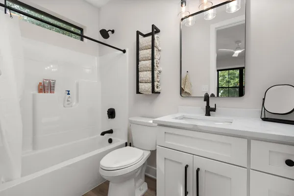 $1,499,999 | 548 East 1400 South, Kouts, IN 46347