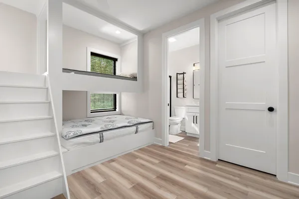 $1,499,999 | 548 East 1400 South, Kouts, IN 46347