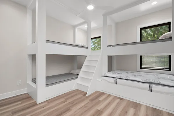 $1,499,999 | 548 East 1400 South, Kouts, IN 46347