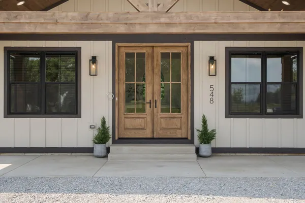 $1,499,999 | 548 East 1400 South, Kouts, IN 46347