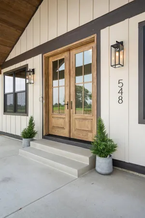 $1,499,999 | 548 East 1400 South, Kouts, IN 46347