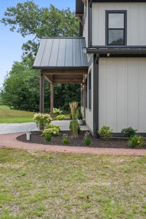 $1,499,999 | 548 East 1400 South, Kouts, IN 46347