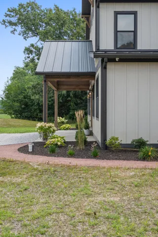 $1,549,000 | 548 East 1400 South, Kouts, IN 46347