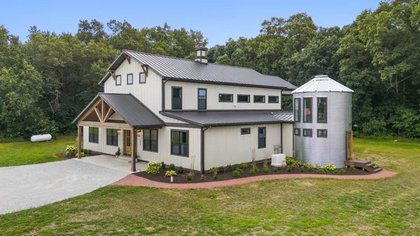 $1,499,999 | 548 East 1400 South, Kouts, IN 46347